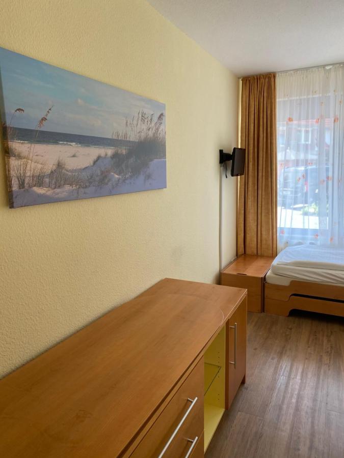 Nordseehotel Benser Hof Am Hafen Bensersiel Exterior foto